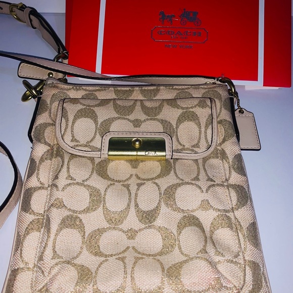 ❤️Coach Crossbody Purse❤️ - Picture 2 of 7